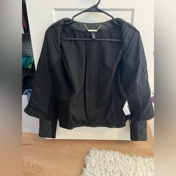 Brand new White House Black Market Black Quilted Blazer size XS - Picture 4 of 8